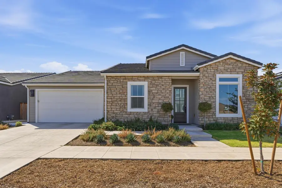 2232 N Russell Avenue, Clovis, CA 93619 - #2