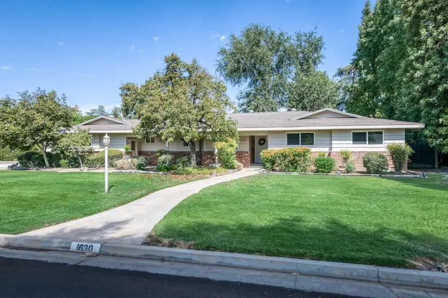 1630 W Robinwood Lane, Fresno, CA 93711 - #2