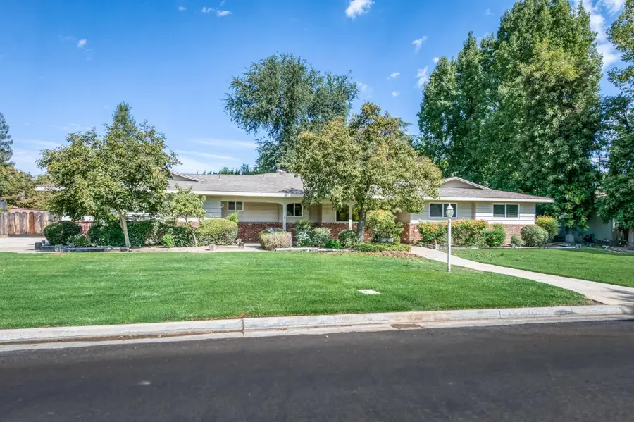 1630 W Robinwood Lane, Fresno, CA 93711 - #3
