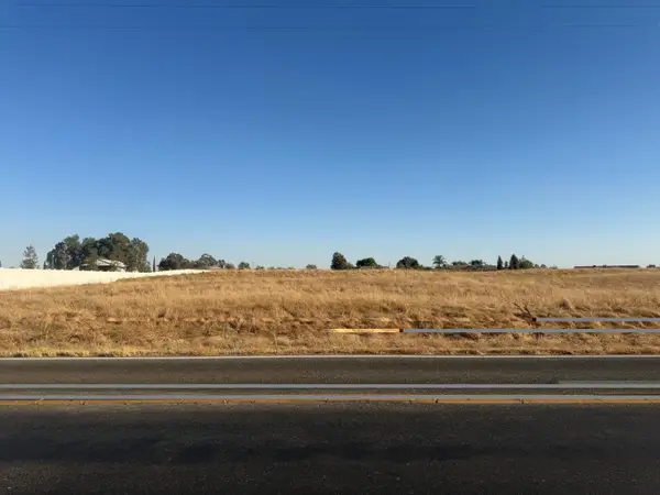 2 Avenue 21, Madera, CA 93638