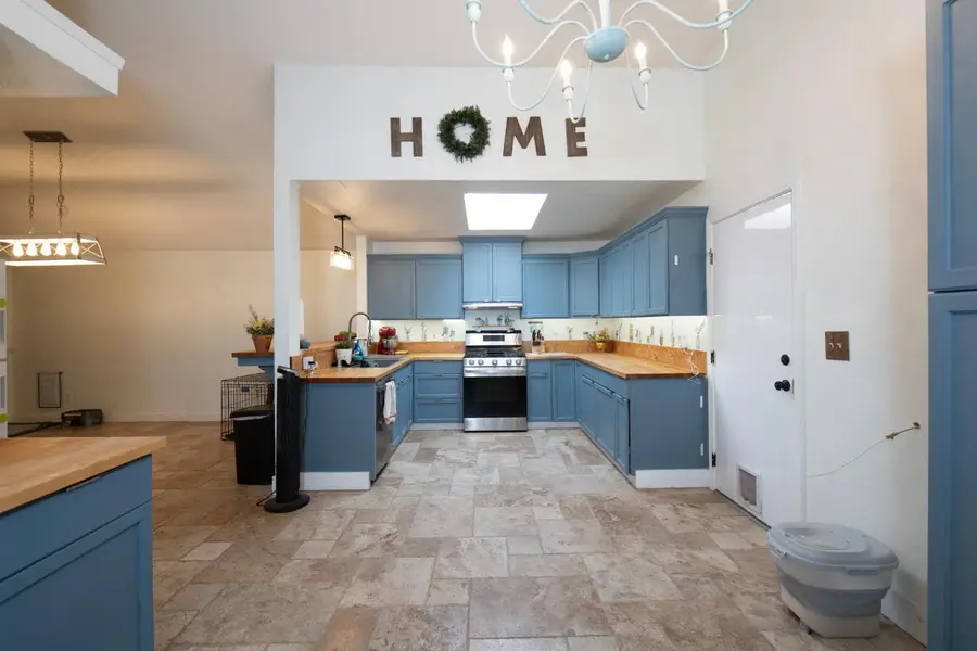 2609 N Hanover Avenue, Fresno, CA 93722 - #3