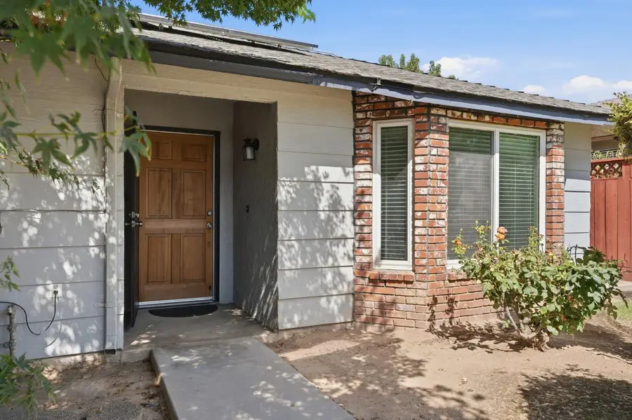 2840 W Acacia Avenue, Fresno, CA 93705 - #3