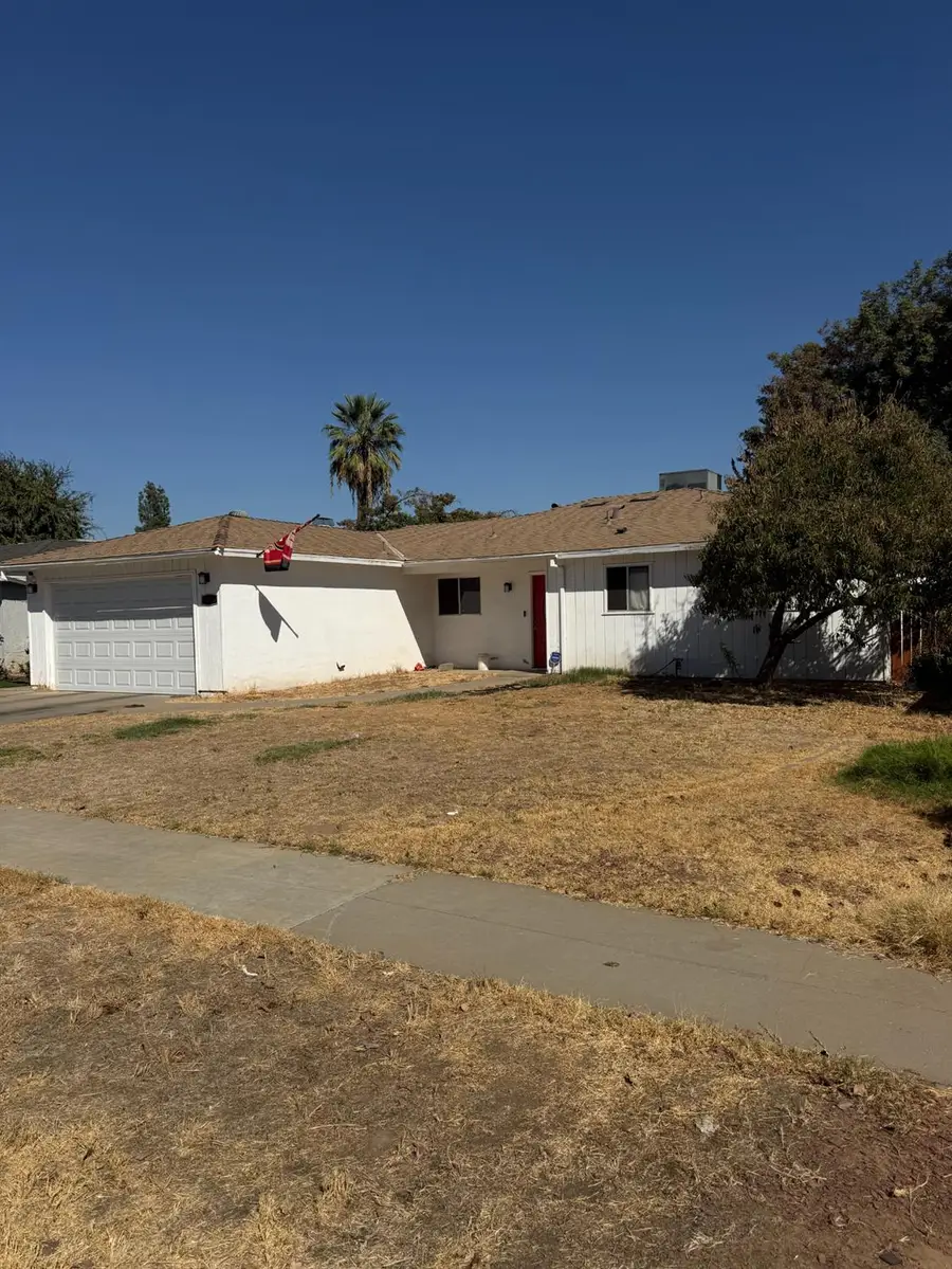 4686 N Kavanagh Avenue, Fresno, CA 93705 - #2
