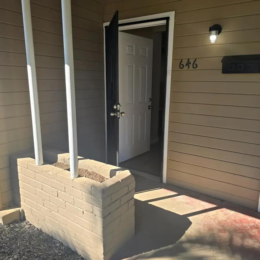 646 W Terrace Avenue, Fresno, CA 93705 - #3