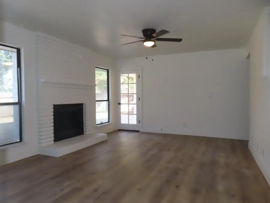5807 E Washington Avenue, Fresno, CA 93727 - #2