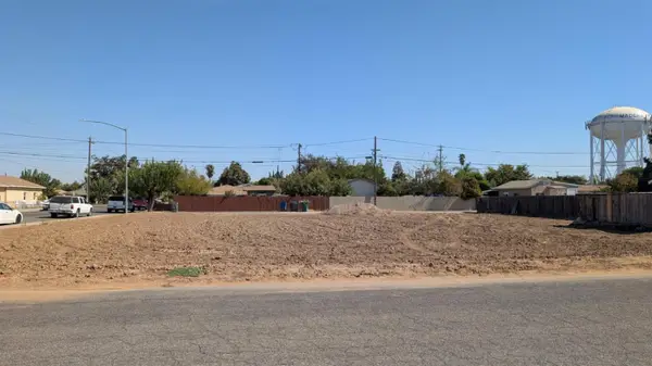 825 Torres Way, Madera, CA 93638