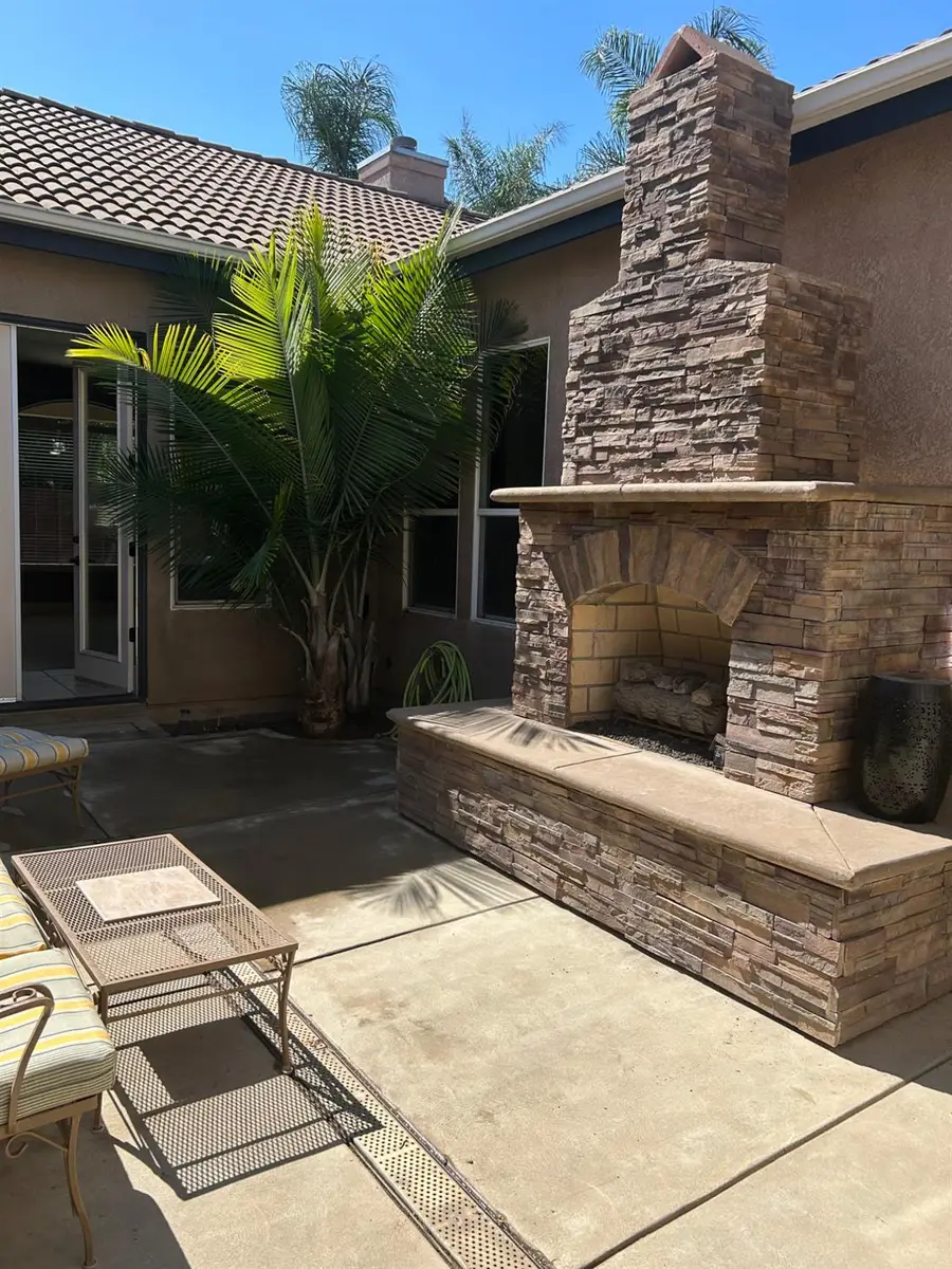 708 W Enterprise Avenue, Clovis, CA 93619 - #3