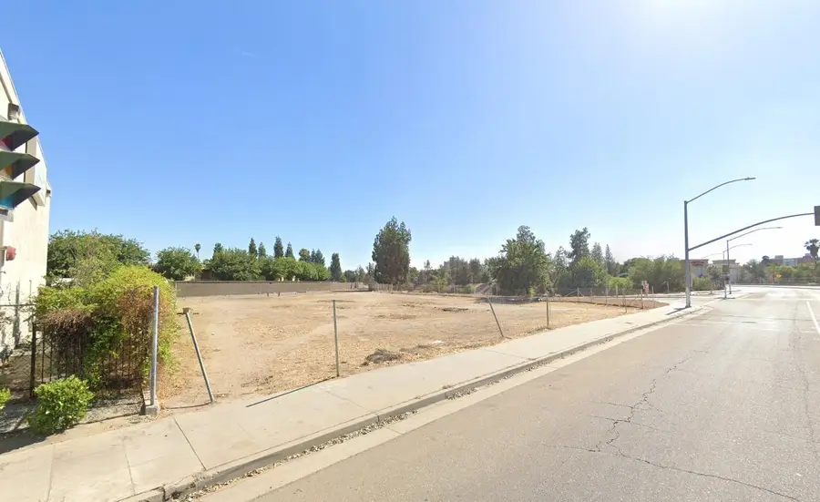 2948 Tulare, Fresno, CA 93721 - #2