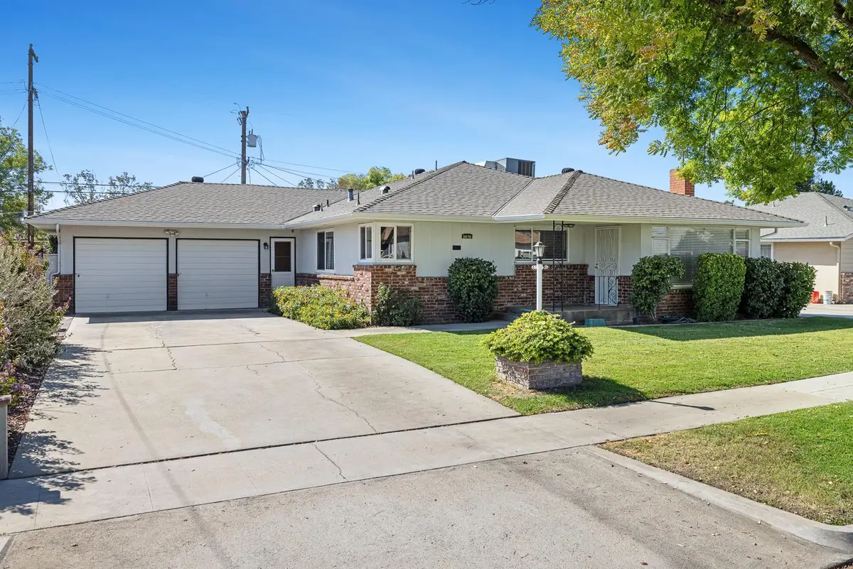 3476 E Redlands Avenue, Fresno, CA 93726 - #1