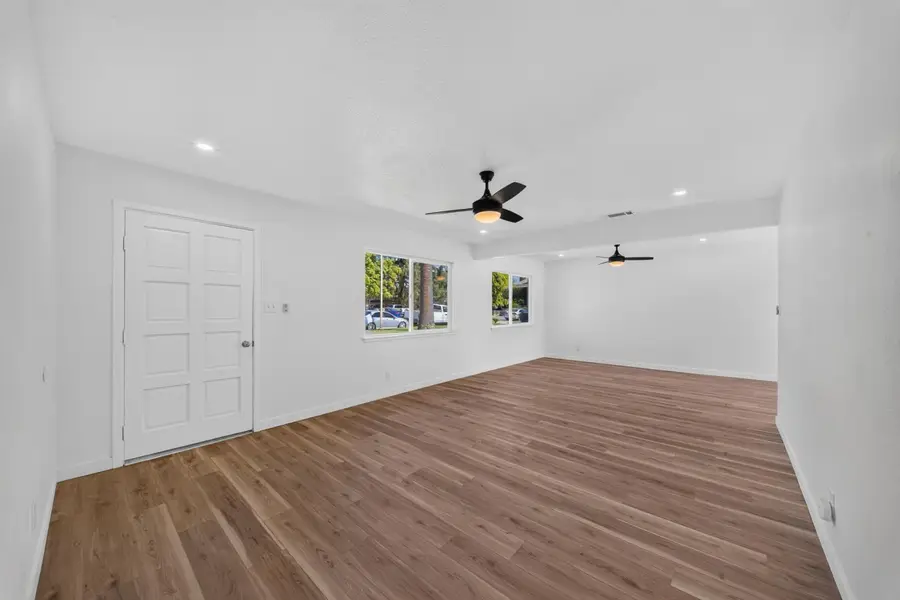 27366 Parkwood Avenue, Madera, CA 93637 - #3