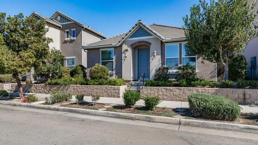 11344 N Garden Sage Avenue, Fresno, CA 93730 - #2