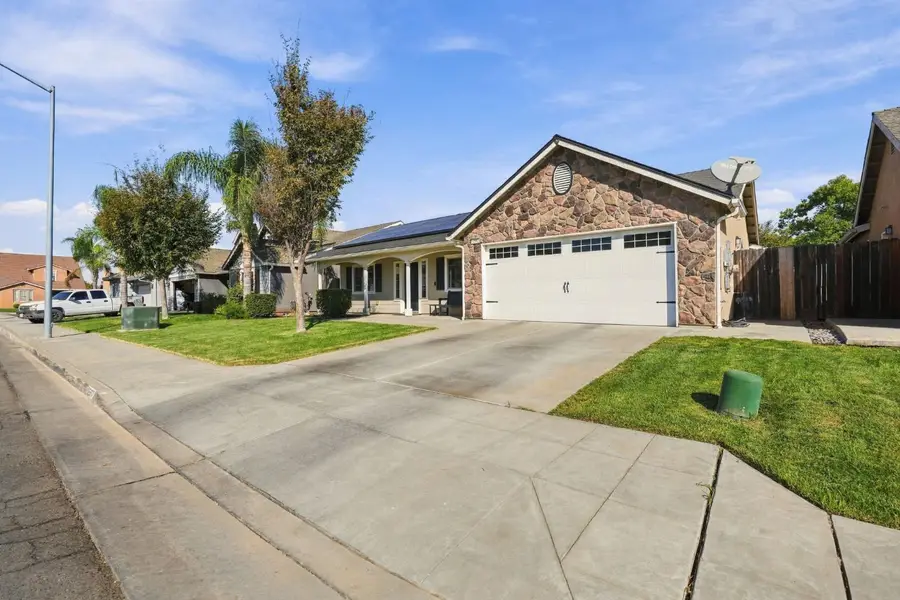 6592 E Orleans Avenue, Fresno, CA 93727 - #3