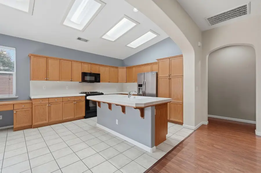 4091 W Fig Tree Lane, Fresno, CA 93722 - #3