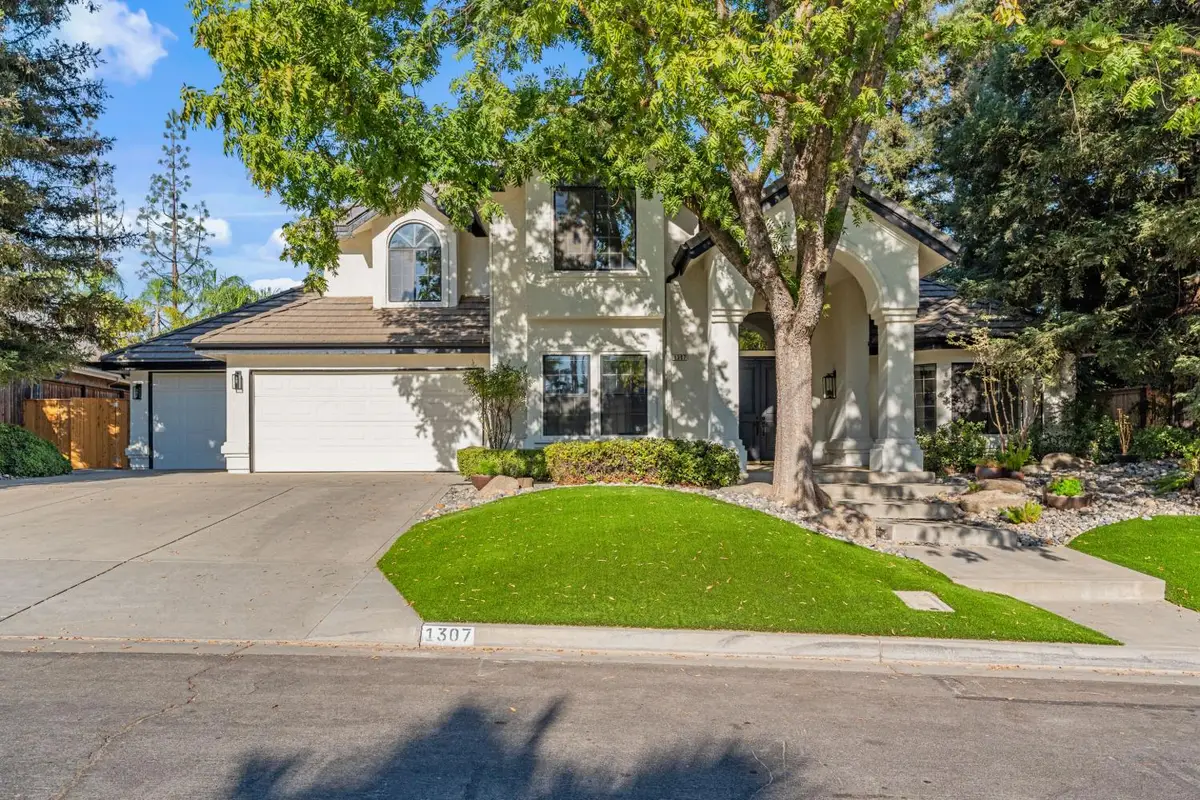 1307 E Saint James Circle, Fresno, CA 93720 - #1