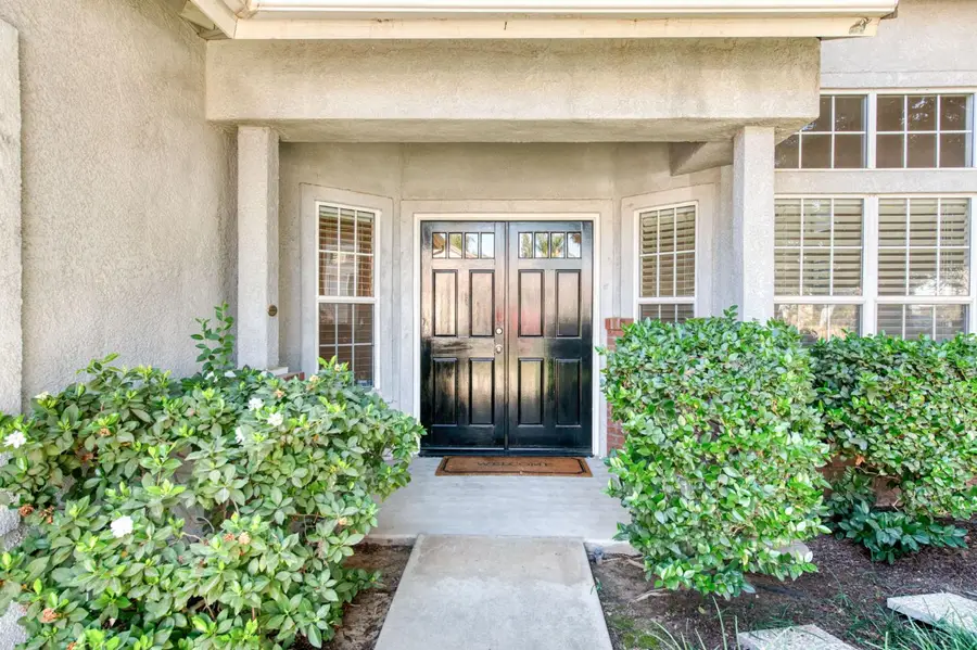2291 E Warwick Avenue, Fresno, CA 93720 - #3