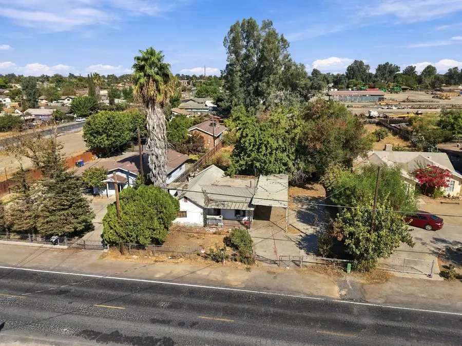 2434 Sherman Avenue, Corcoran, CA 93212 - #2