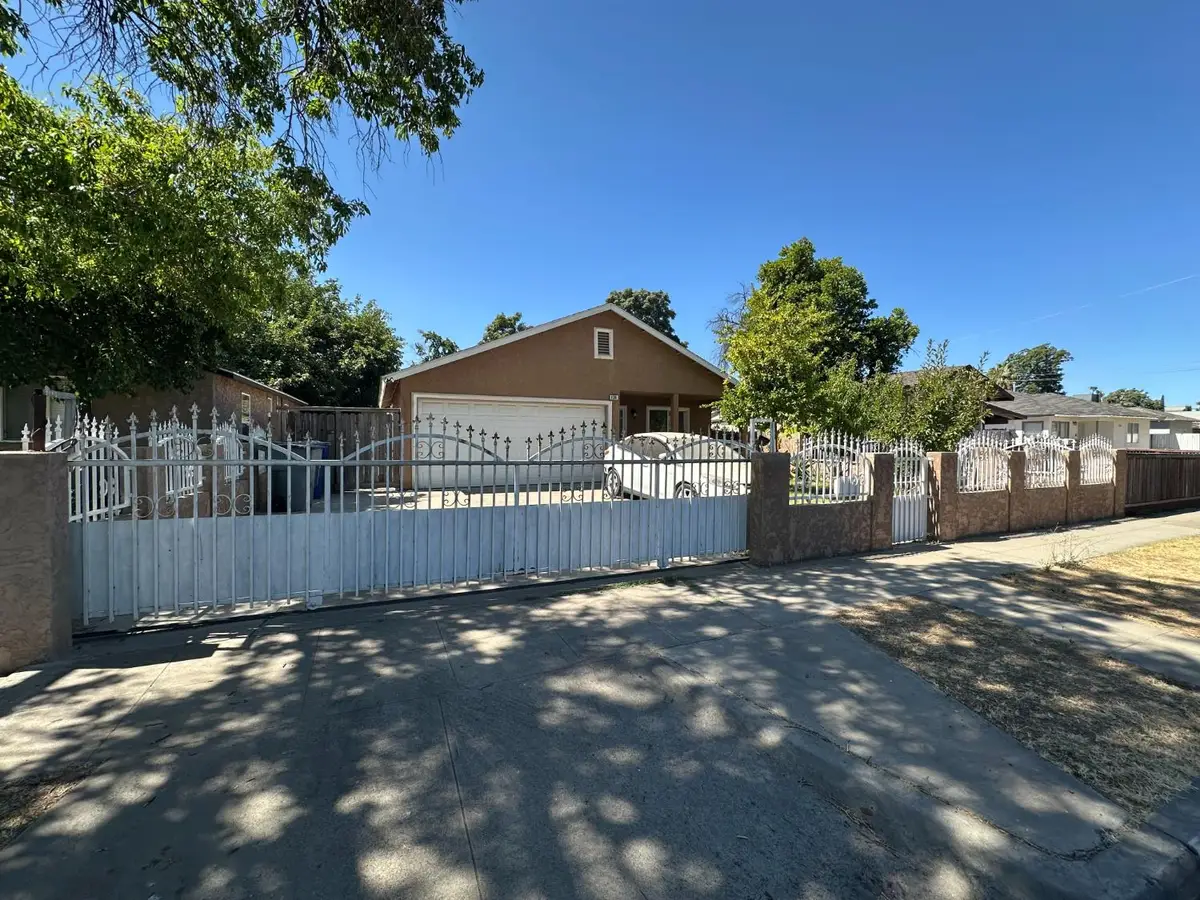 1134 E Princeton Avenue, Fresno, CA 93704 - #1