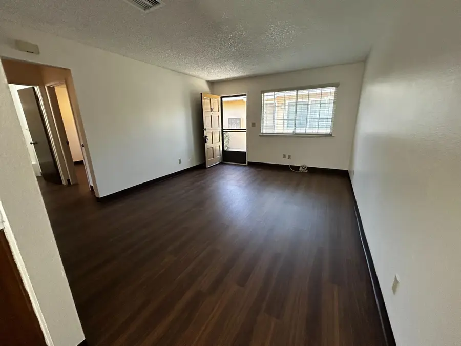 1721 Marion #E, Kingsburg, CA 93631 - #2