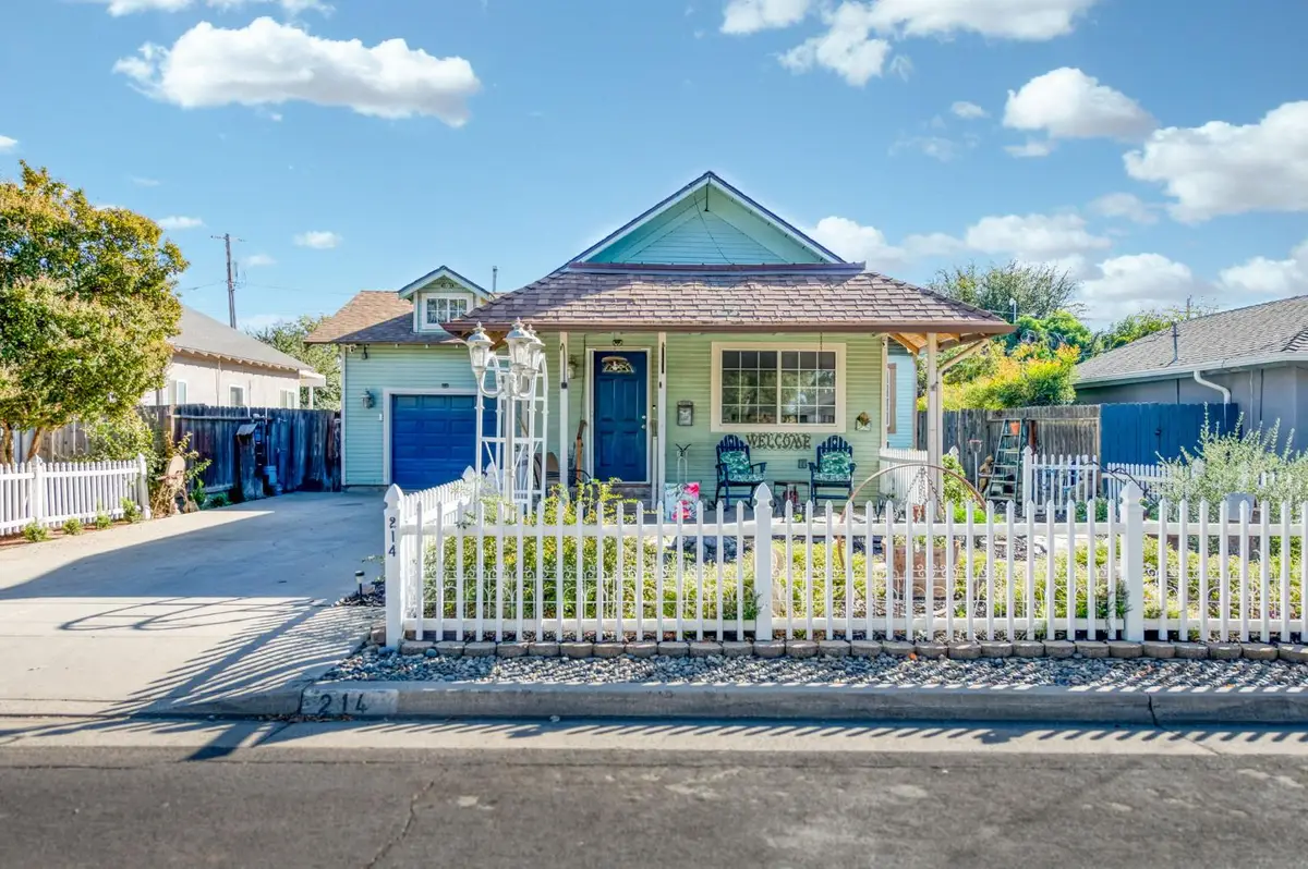 214 5th, Clovis, CA 93612 - #1