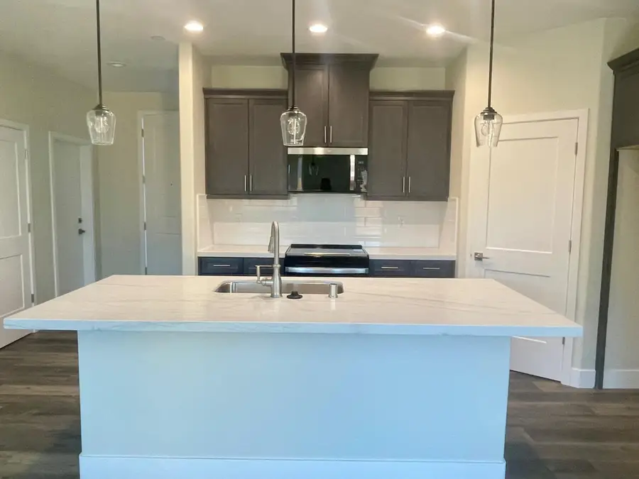 16269 W Sunset Ave, Kerman, CA 93630 - #2