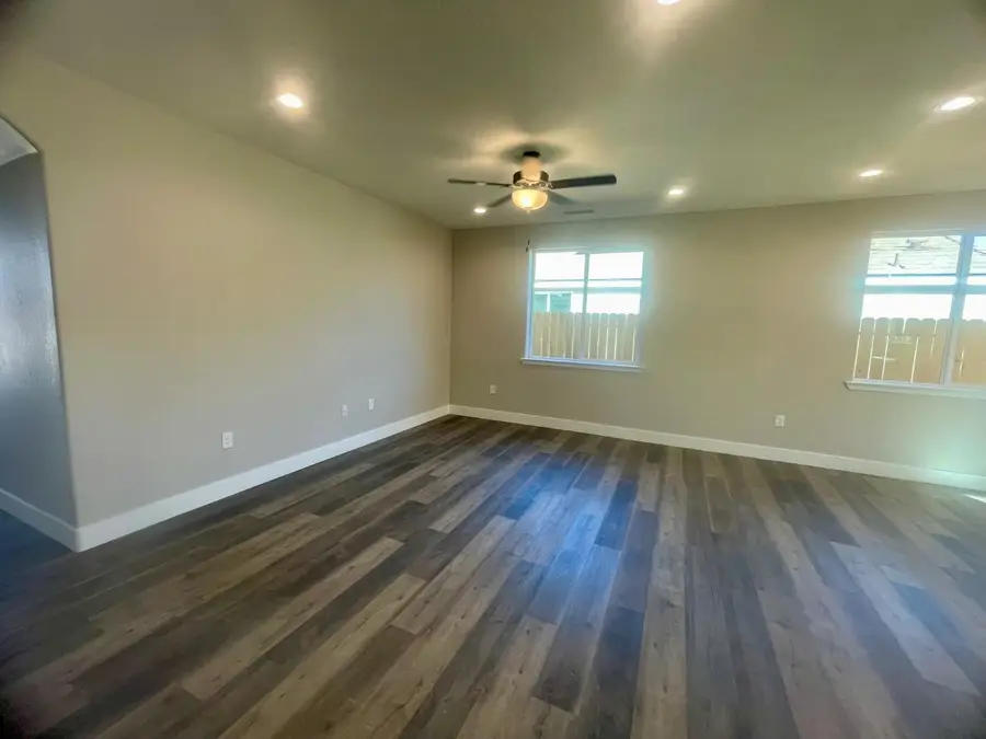 16251 W Sunset Ave, Kerman, CA 93630 - #3
