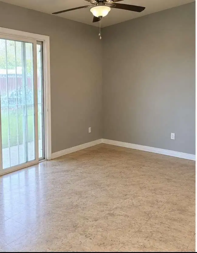 3322 N Lorna Avenue, Fresno, CA 93705 - #3