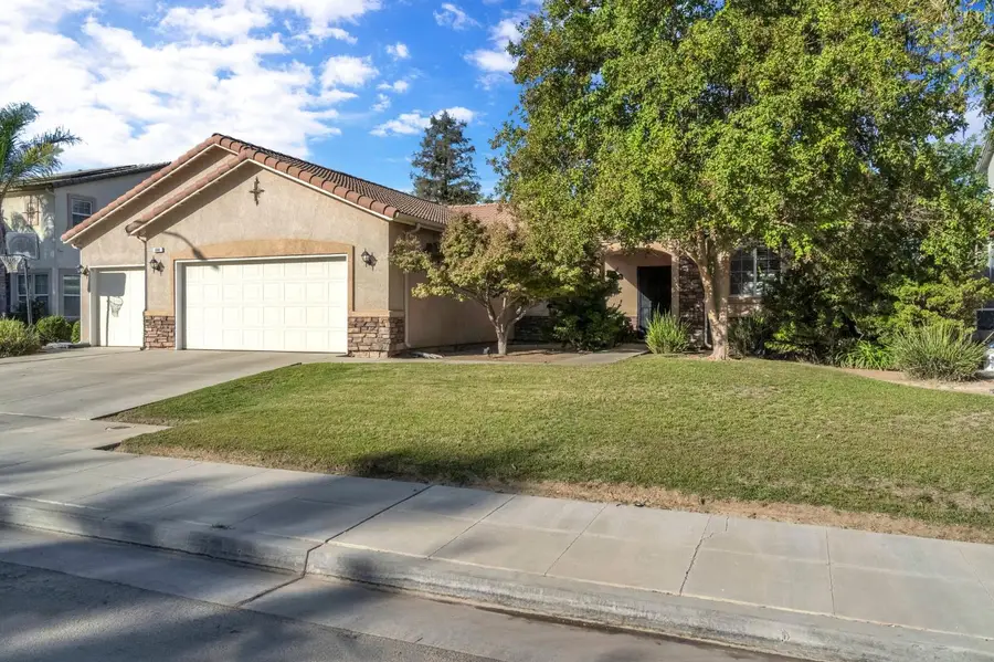 690 Carey Avenue, Fowler, CA 93625 - #2
