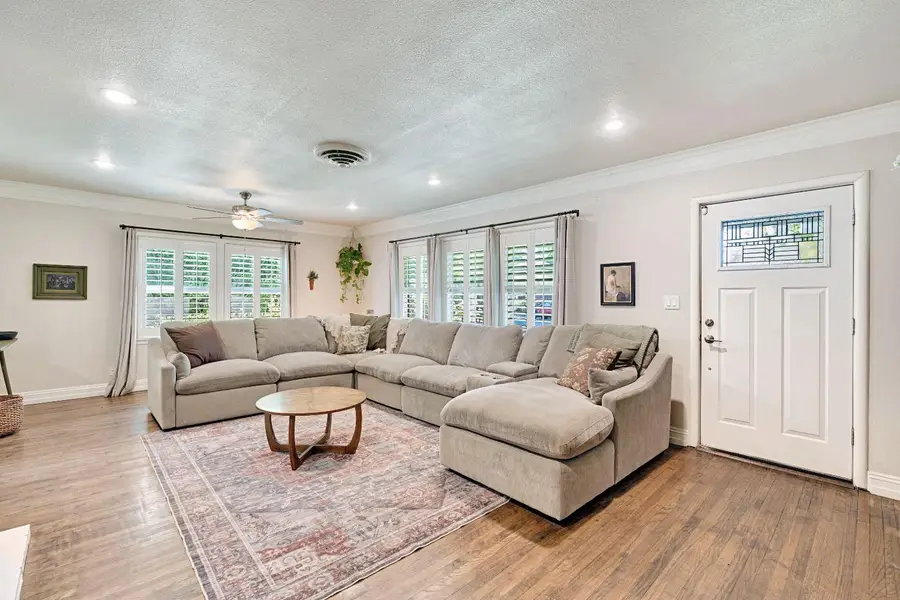1076 W Myrtle, Visalia, CA 93277 - #3