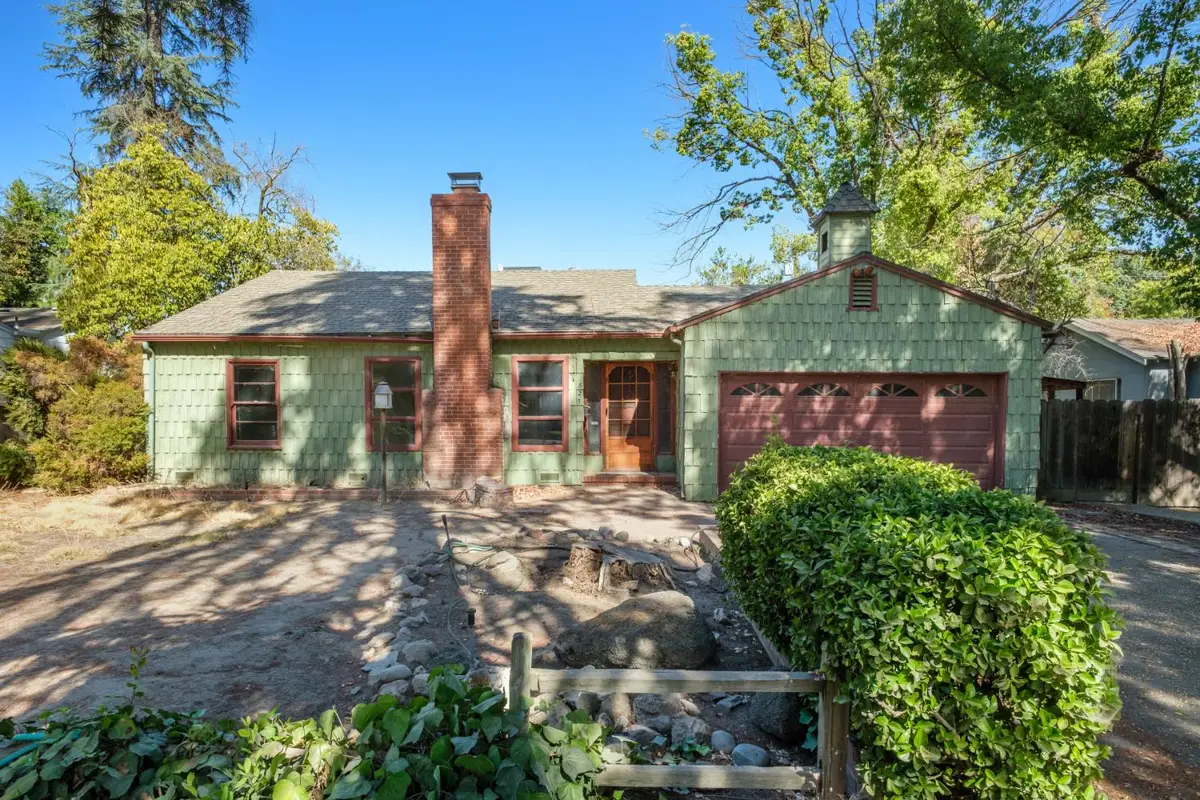 825 E Fedora Avenue, Fresno, CA 93704 - #1