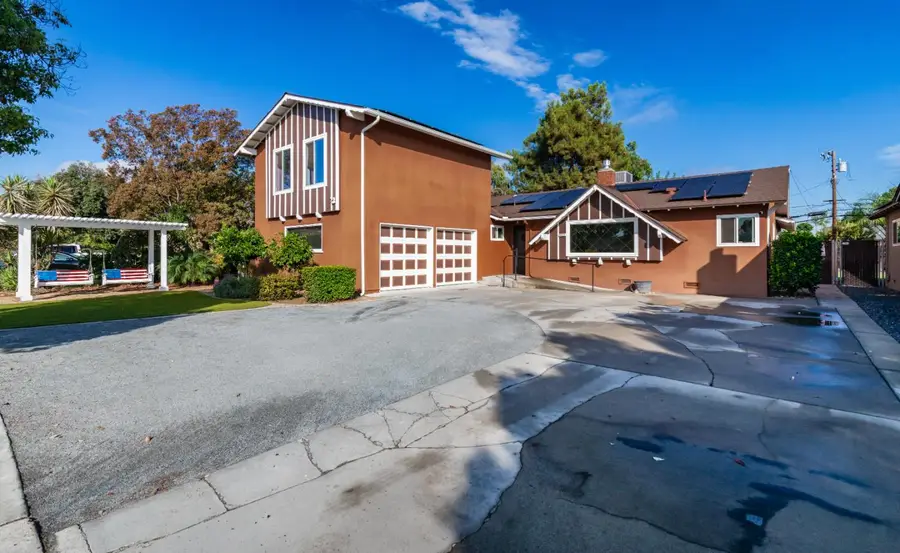 3321 Redlands E, Fresno, CA 93726 - #3