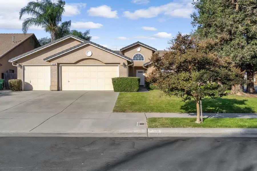 349 S Thomas Avenue, Kerman, CA 93630 - #2