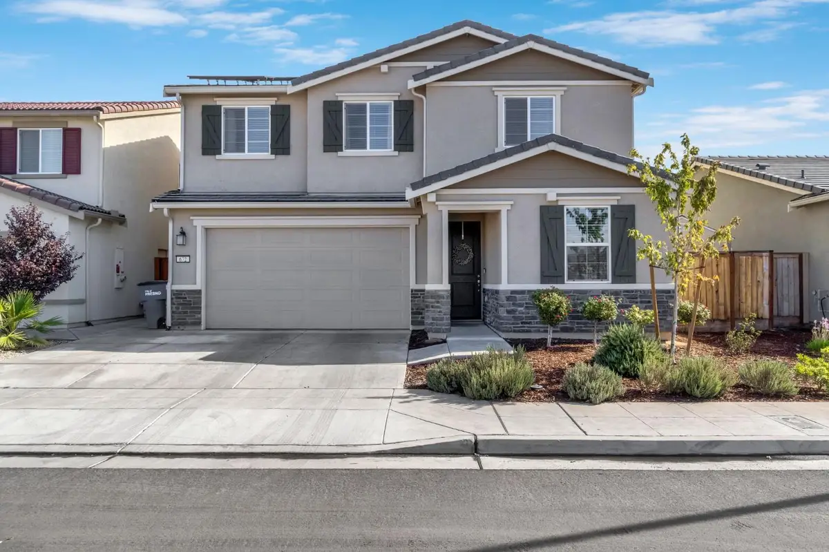 672 N Apricot Avenue, Fresno, CA 93727 - #1