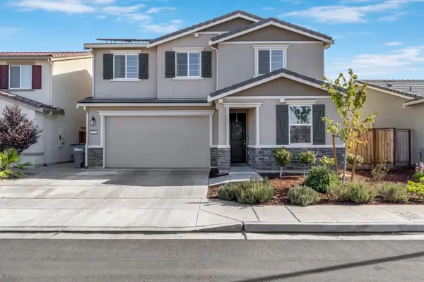 672 N Apricot Avenue, Fresno, CA 93727