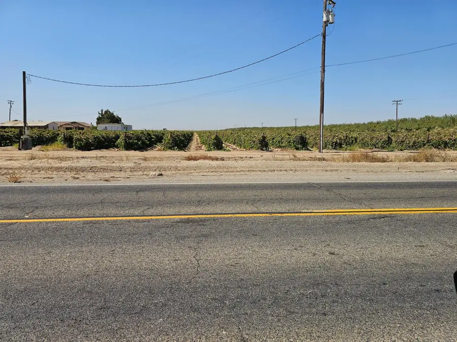 3553 S Dickenson Avenue, Fresno, CA 93706 - #2