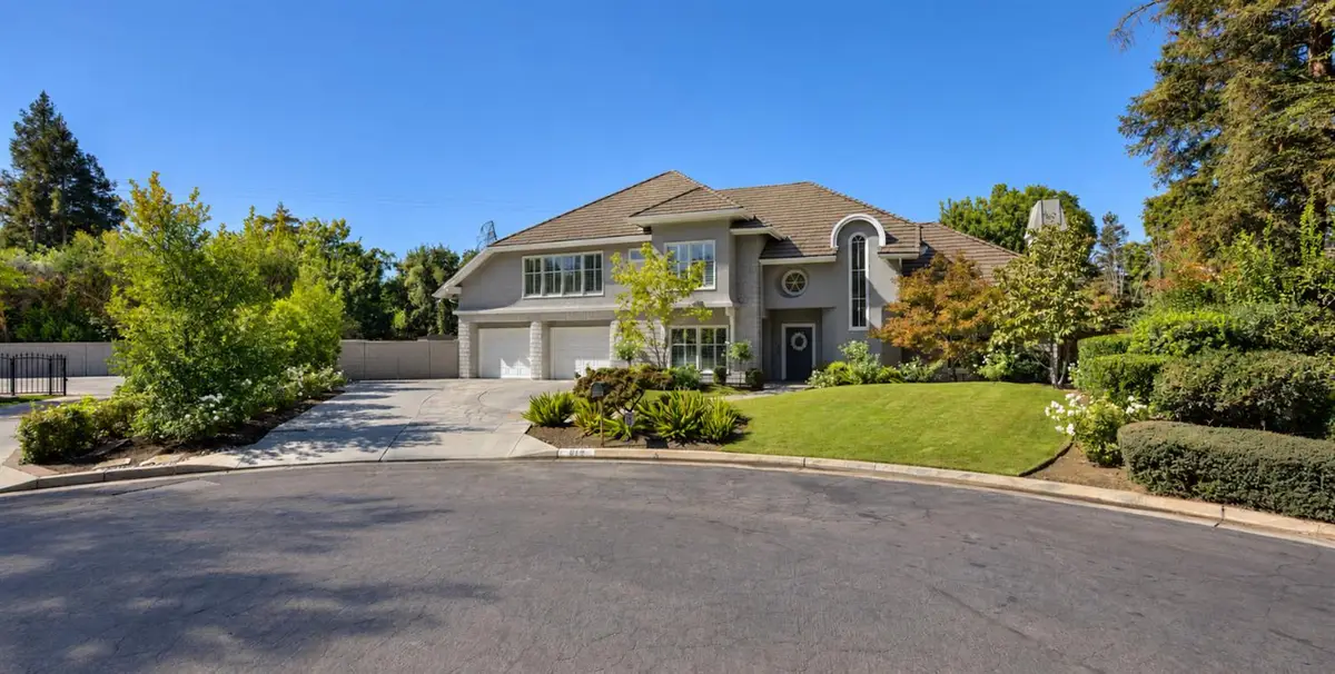 813 E Ashcroft Avenue, Fresno, CA 93704 - #1