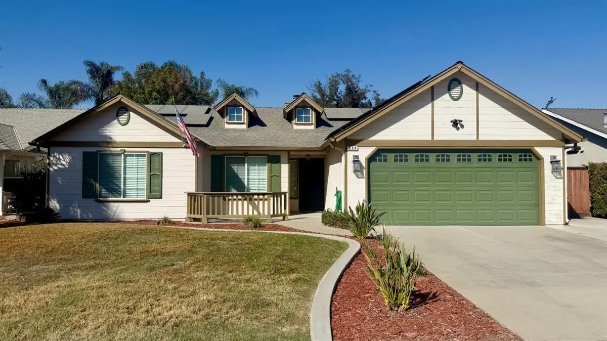 884 W Cinnamon Avenue, Hanford, CA 93230 - #1