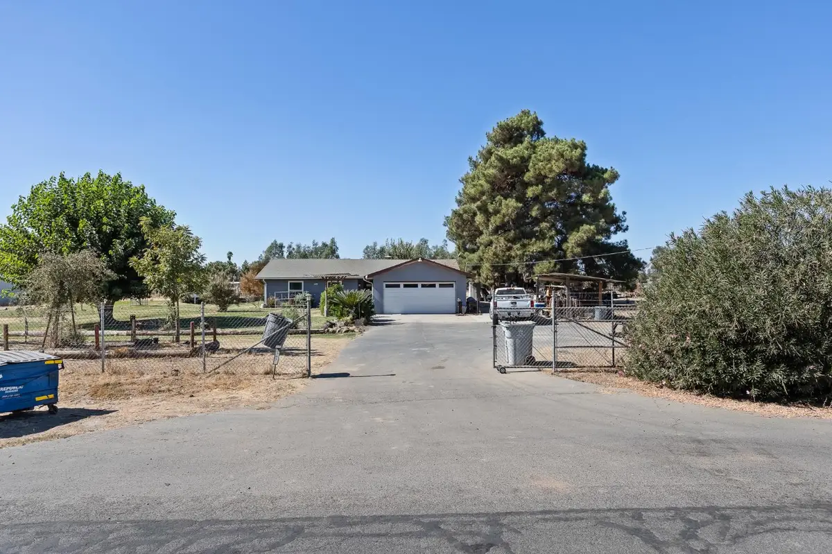 2347 N Ring Avenue, Fresno, CA 93723 - #1