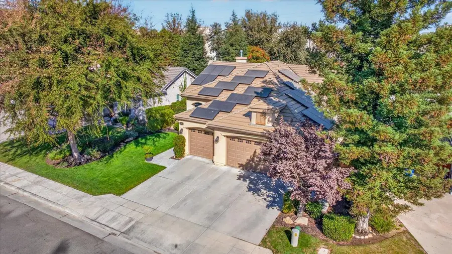 1190 E Carnoustie Avenue, Fresno, CA 93730 - #3
