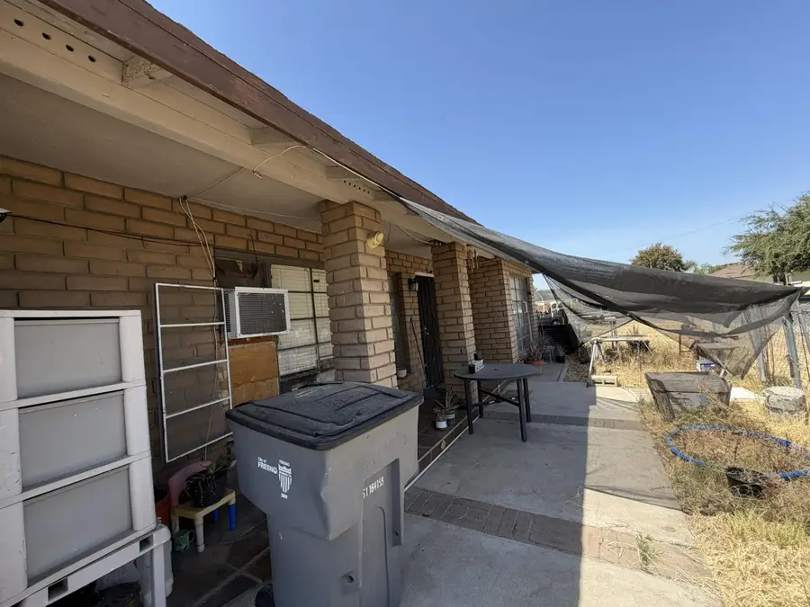 1639 N 6th Street, Fresno, CA 93703 - #2