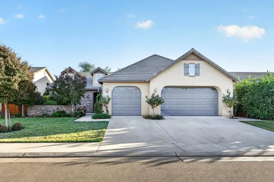3244 Robinwood Avenue, Clovis, CA 93619 - #2
