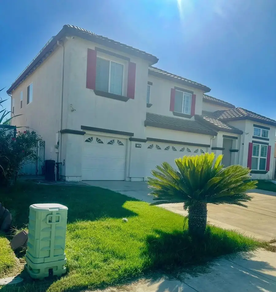 738 W Silvercrest Drive, Lindsay, CA 93247 - #3