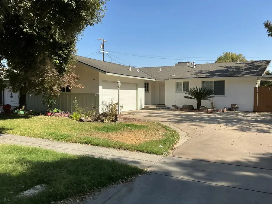 2902 N Fisher Street, Fresno, CA 93703 - #2