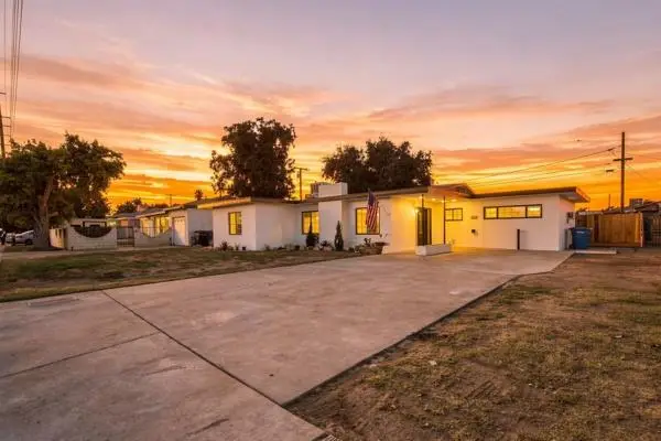 1921 N 11th Avenue, Hanford, CA 93230 - #1
