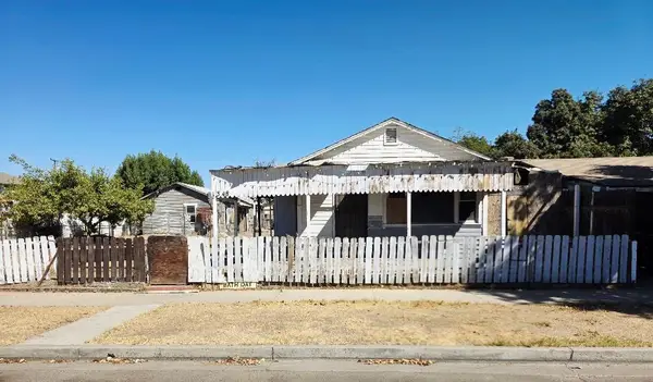 1348 J Street, Reedley, CA 93654