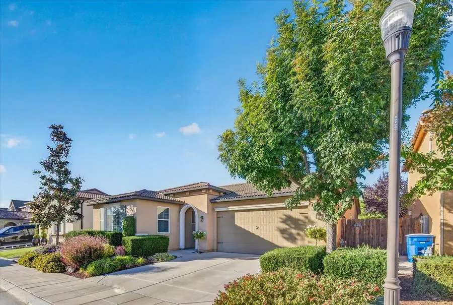 3501 Griffith, Clovis, CA 93619 - #2