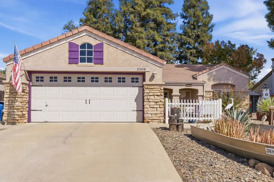 2308 E Bedford Avenue, Fresno, CA 93720 - #2