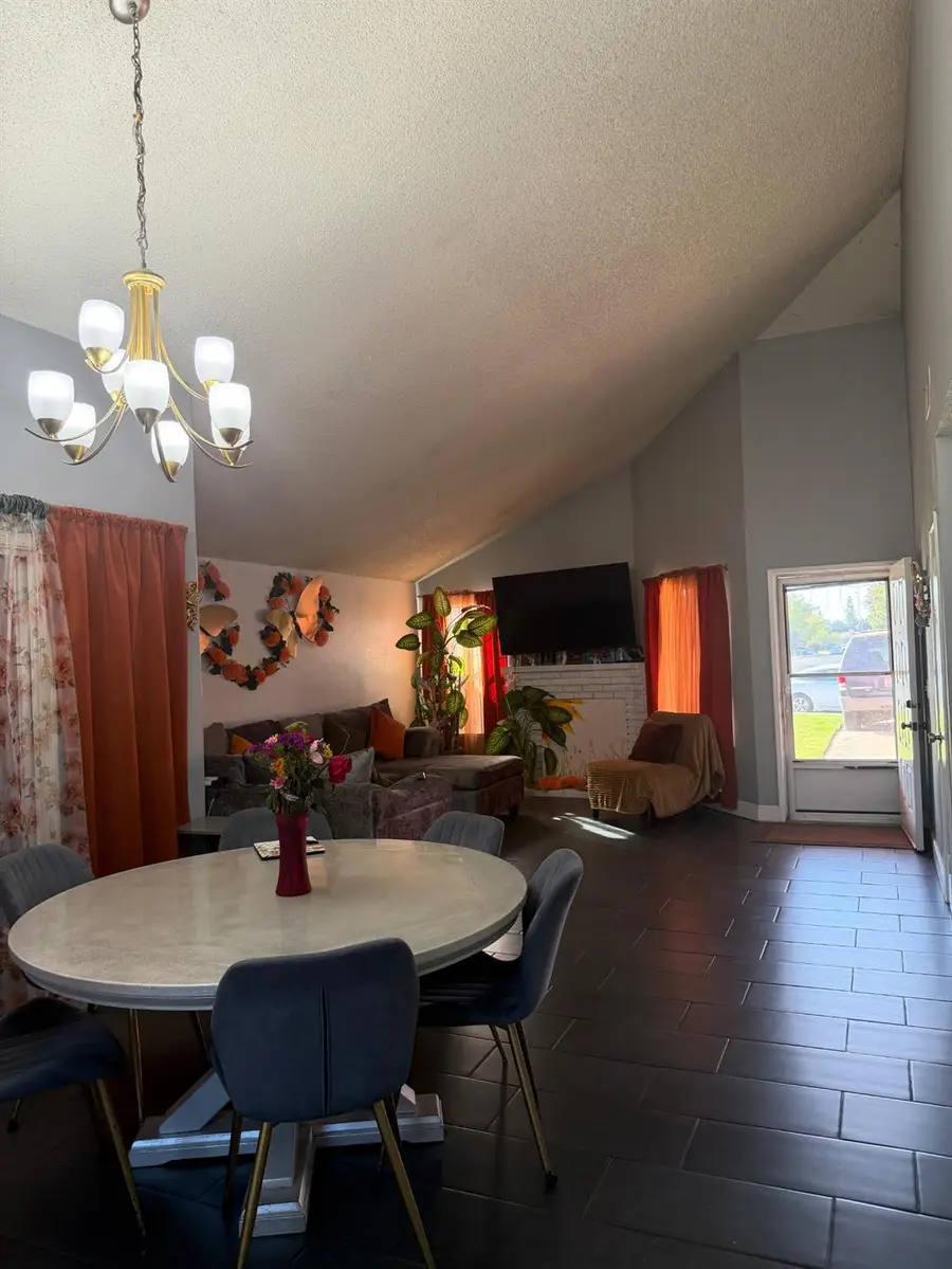 3570 W Princeton Avenue, Fresno, CA 93722 - #2