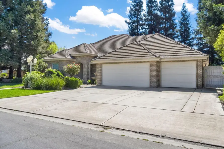 5025 W Birch Avenue, Fresno, CA 93722 - #2