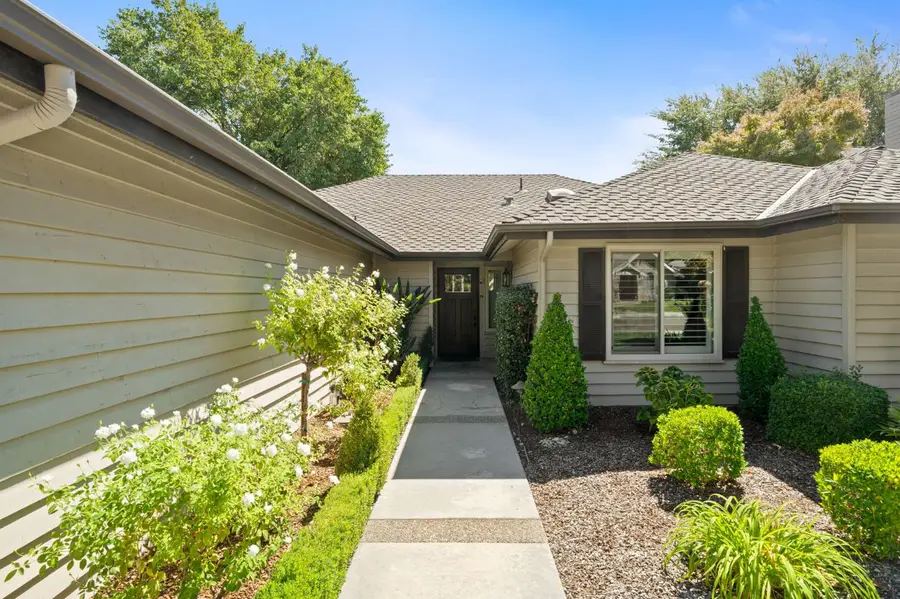 517 E Mallard Circle, Fresno, CA 93730 - #3