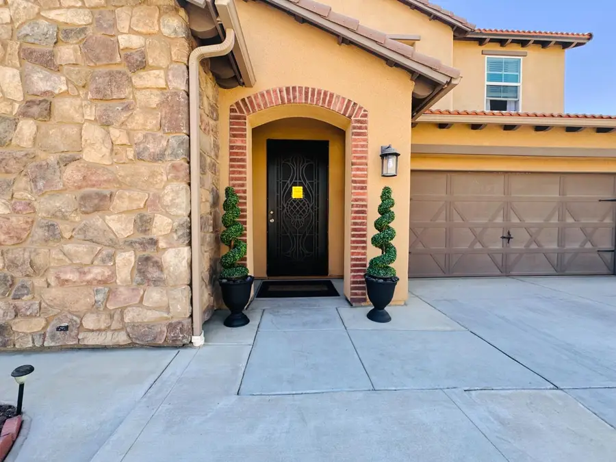 4237 N Rosalia Avenue, Fresno, CA 93723 - #3